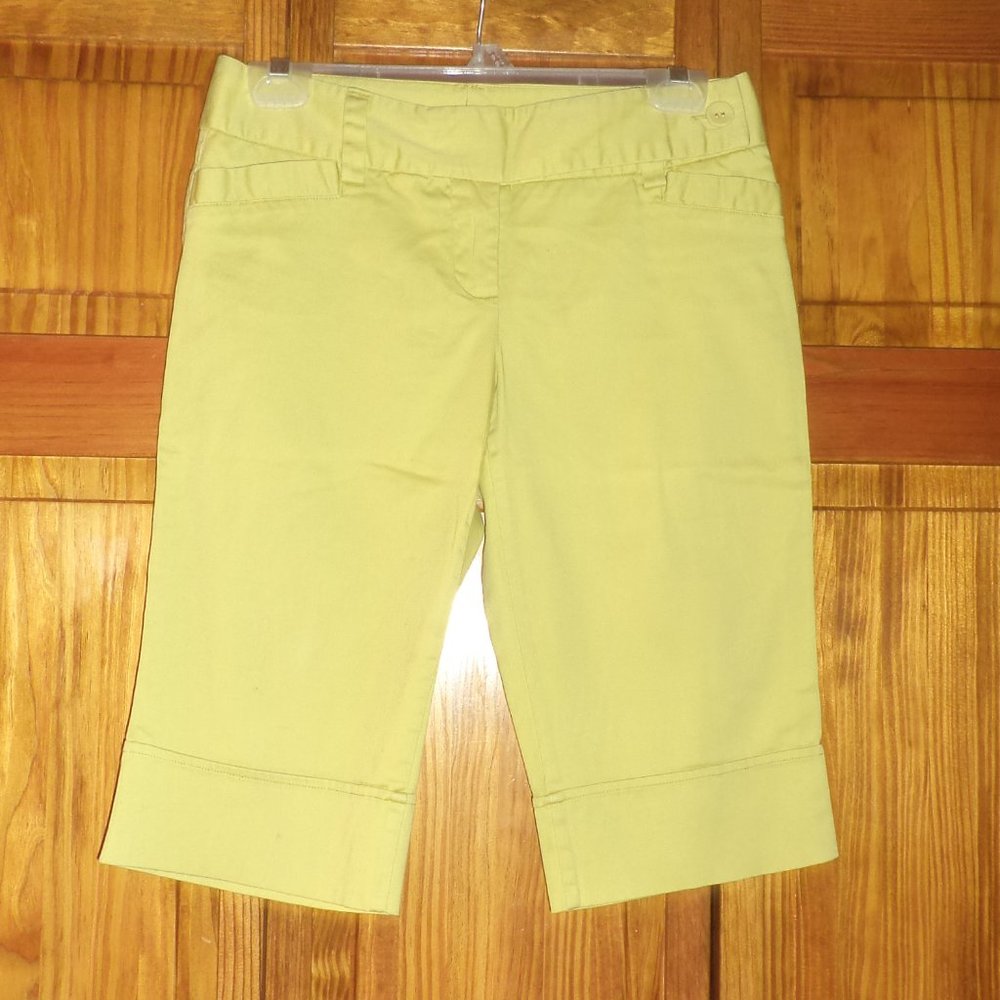 B WEAR lime green shorts sz 7 woman